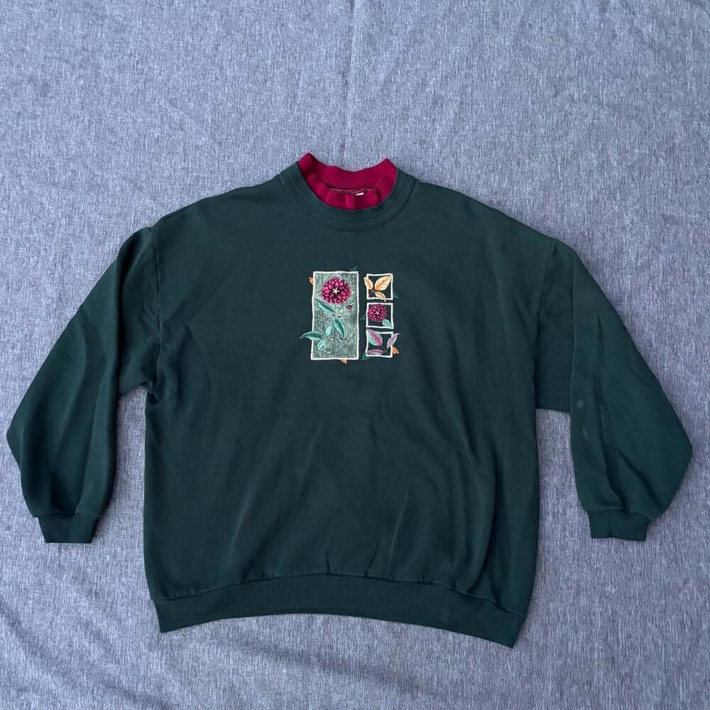 Vintage 90s Dark Green Maroon Cottagecore Floral Embroidered Top Stitch Sweatshi